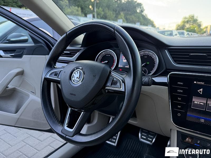 2017 Skoda Superb — Miniatură 11