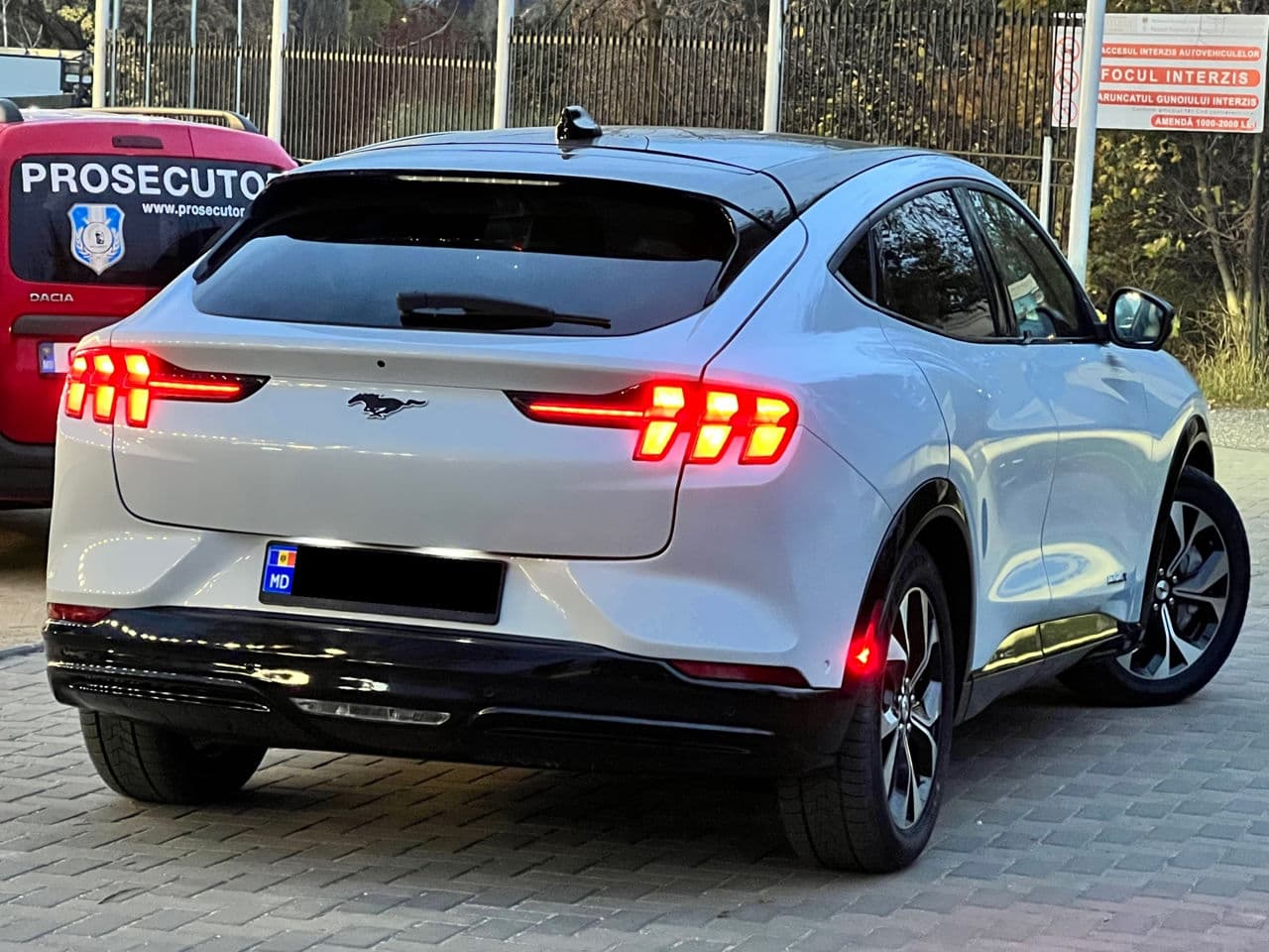 2021 Ford Mustang Mach-E — Miniatură 3
