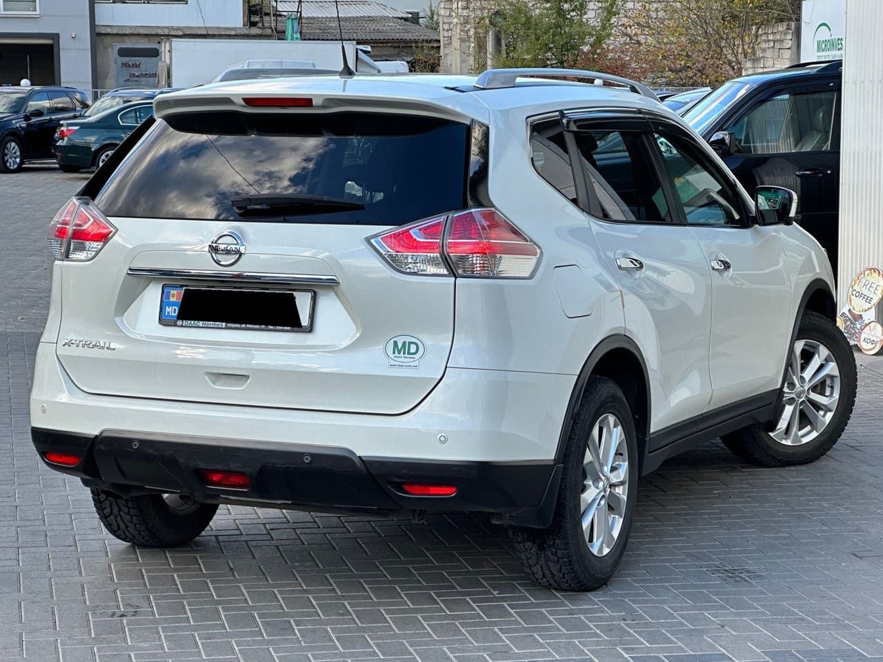 2016 Nissan X-Trail — Miniatură 2