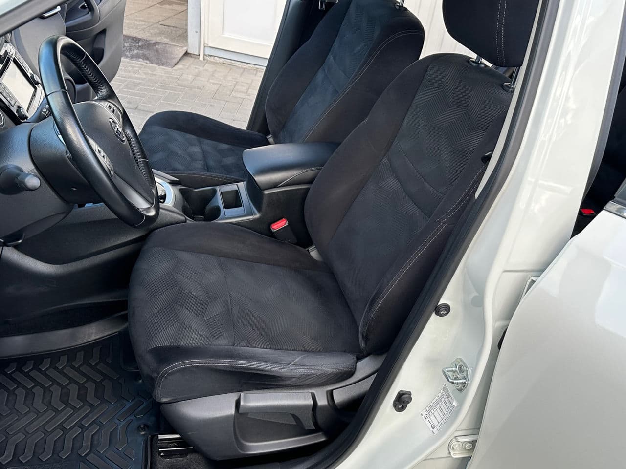2016 Nissan X-Trail — Miniatură 5