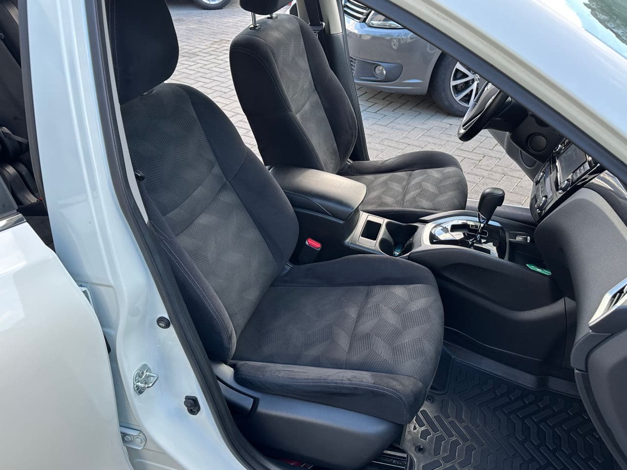 2016 Nissan X-Trail — Miniatură 7
