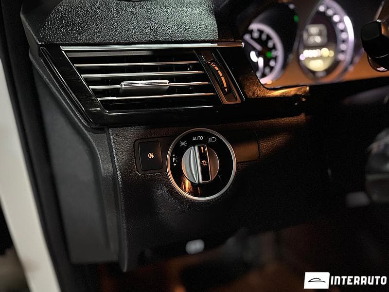 2011 Mercedes E 200 — Miniatură 14