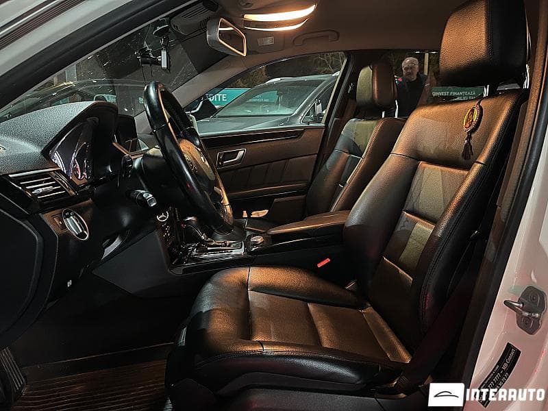 2011 Mercedes E 200 — Miniatură 5