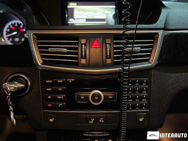 2011 Mercedes E 200 — Miniatură 10