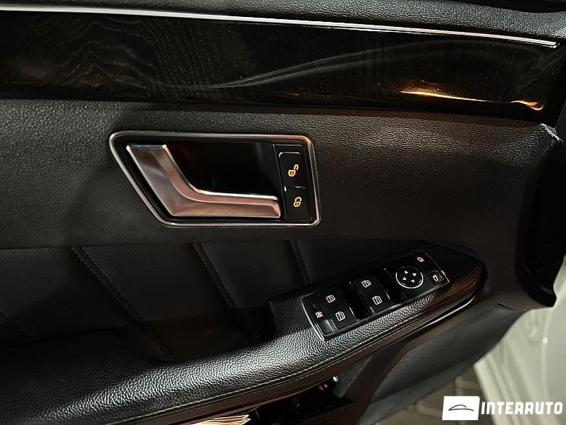 2011 Mercedes E 200 — Miniatură 15