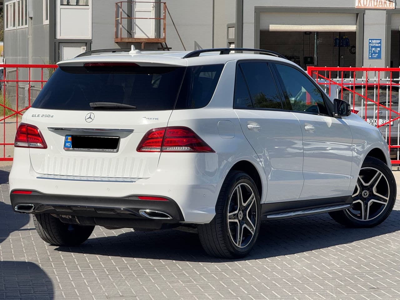 2017 Mercedes GLE 250 — Miniatură 3