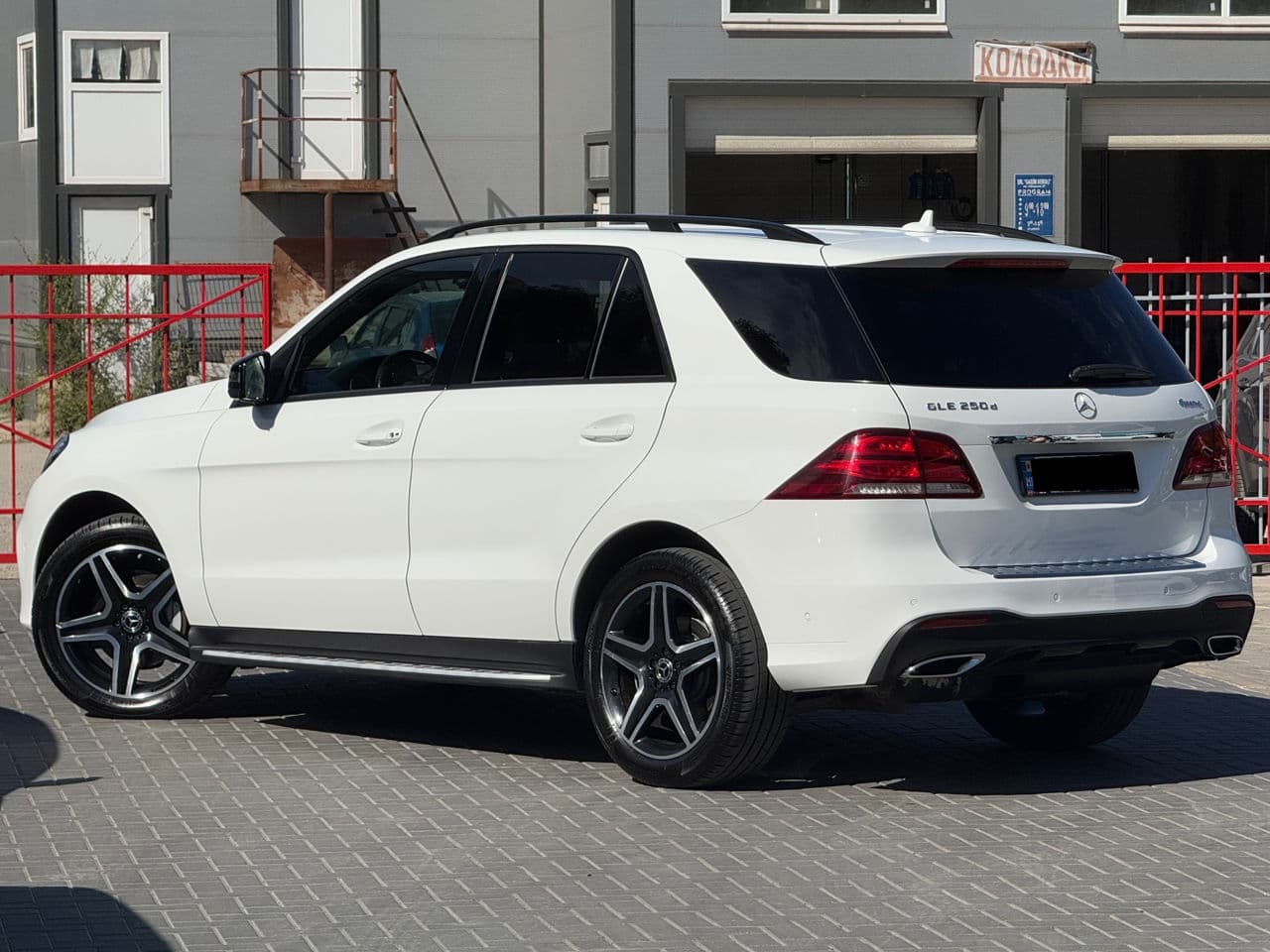 2017 Mercedes GLE 250 — Miniatură 2