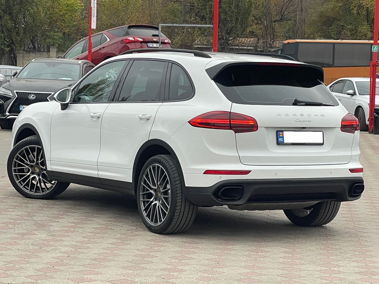 Porsche Cayenne 2015 — Миниатюра 3