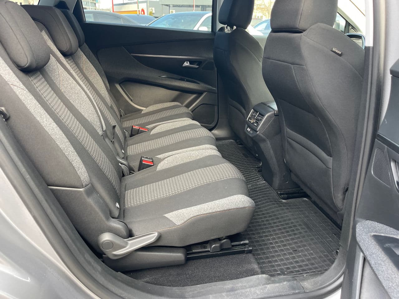 2018 Peugeot 5008 — Miniatură 16