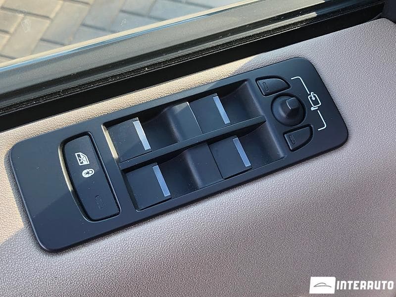 Land Rover Discovery Sport 2016 — Миниатюра 20