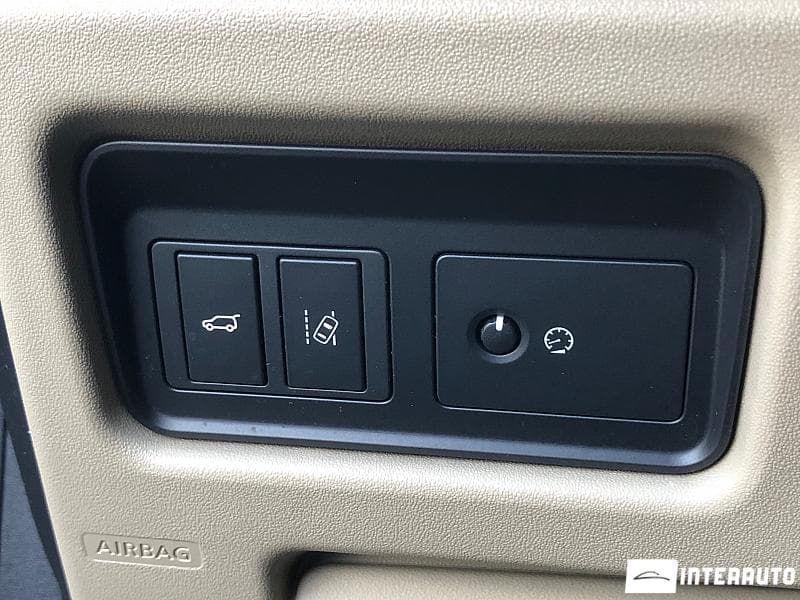 Land Rover Discovery Sport 2016 — Миниатюра 16