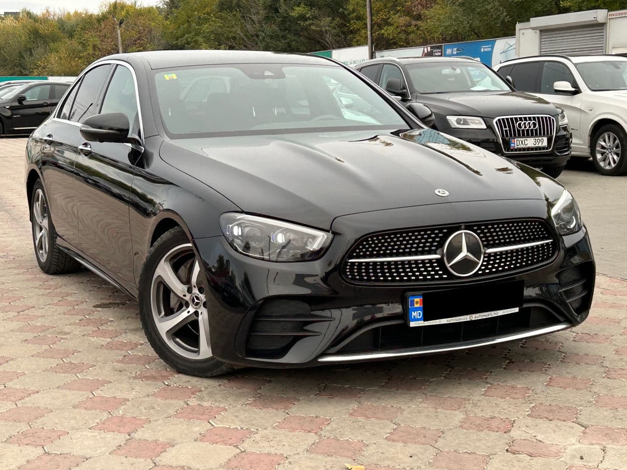 2021 Mercedes E 220 — Miniatură 4
