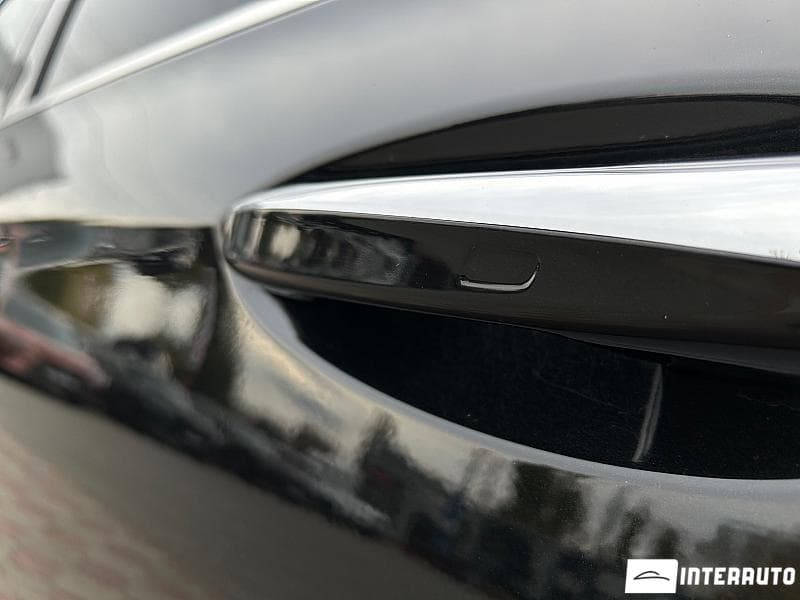2021 Mercedes E 220 — Miniatură 5