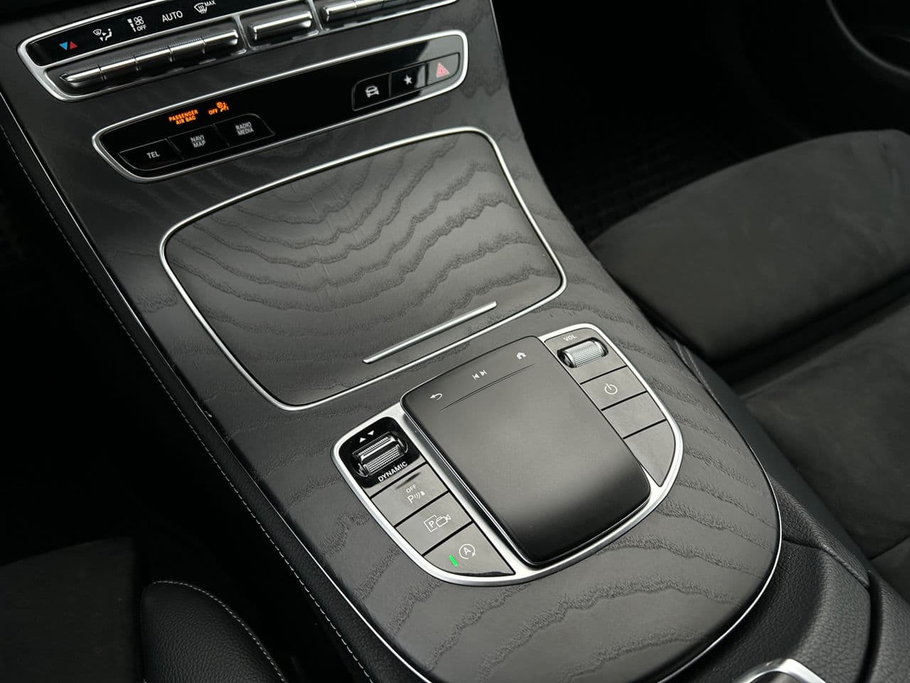 2021 Mercedes E 220 — Miniatură 15