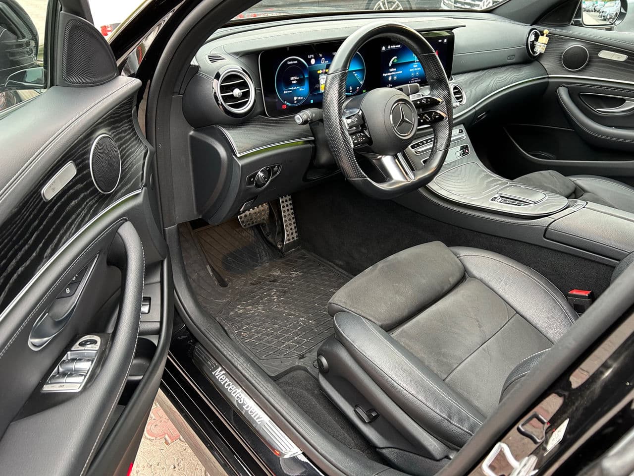 2021 Mercedes E 220 — Miniatură 6