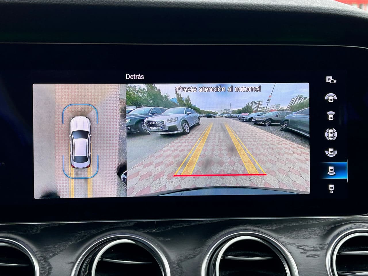 2021 Mercedes E 220 — Miniatură 14