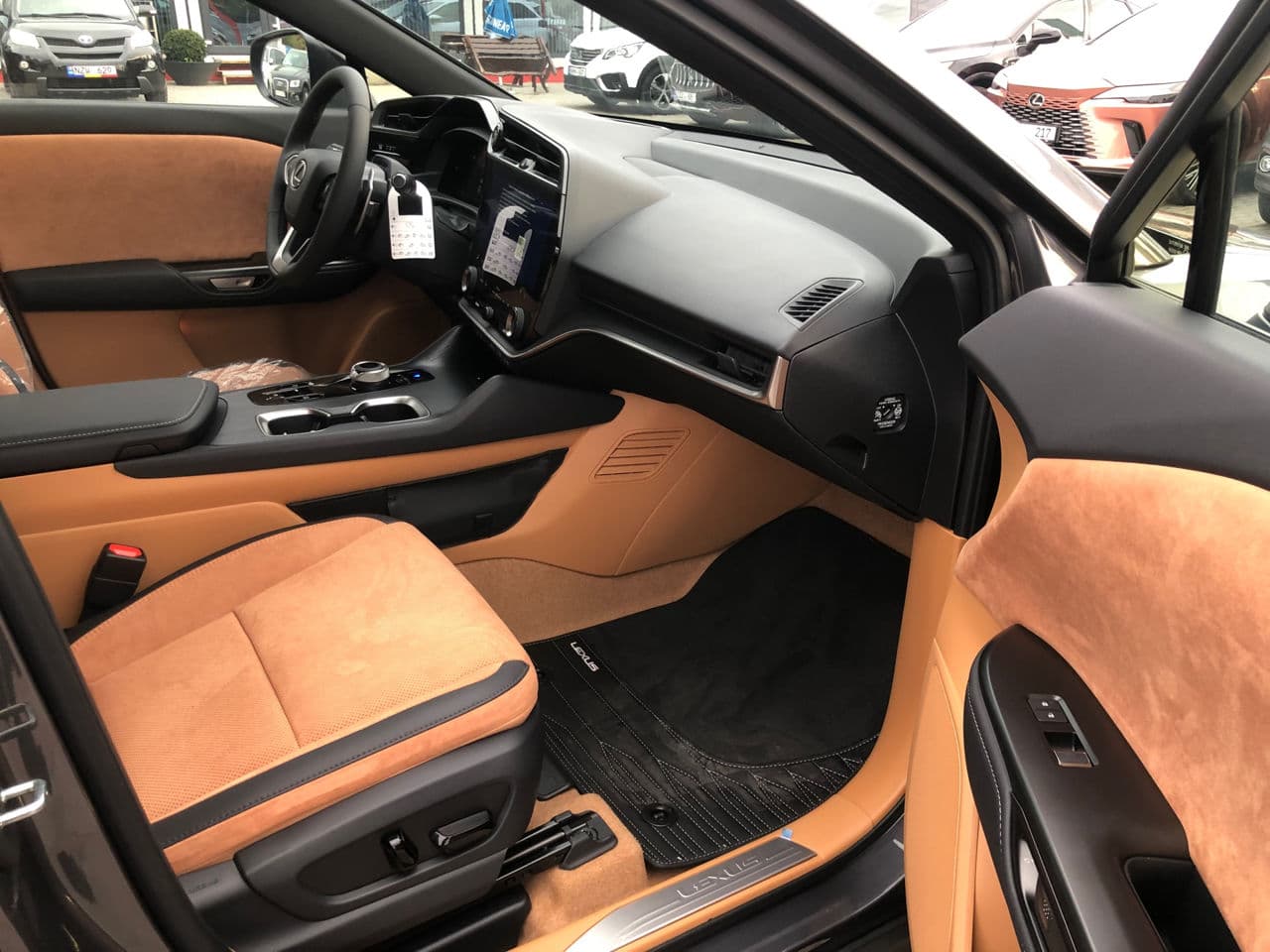 2023 Lexus RZ 450e — Miniatură 17