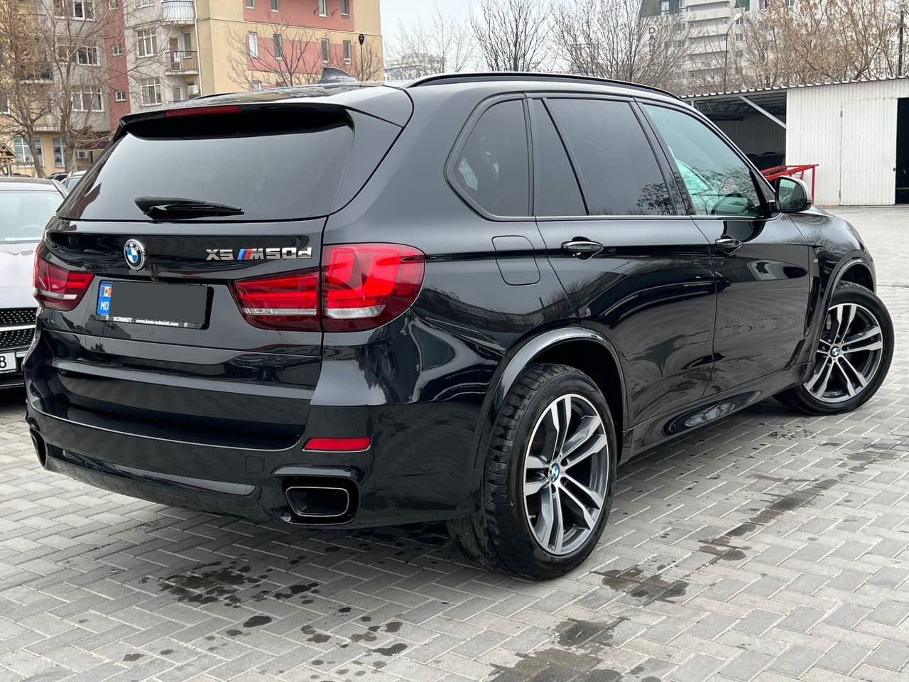 2017 BMW X5 M5.0D — Miniatură 4