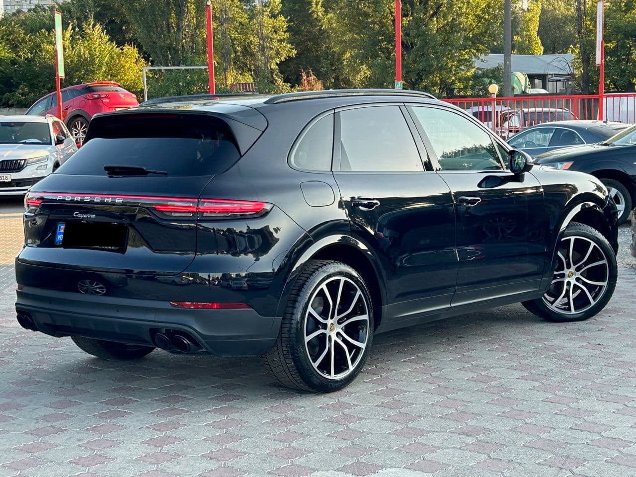 2019 Porsche Cayenne — Miniatură 3