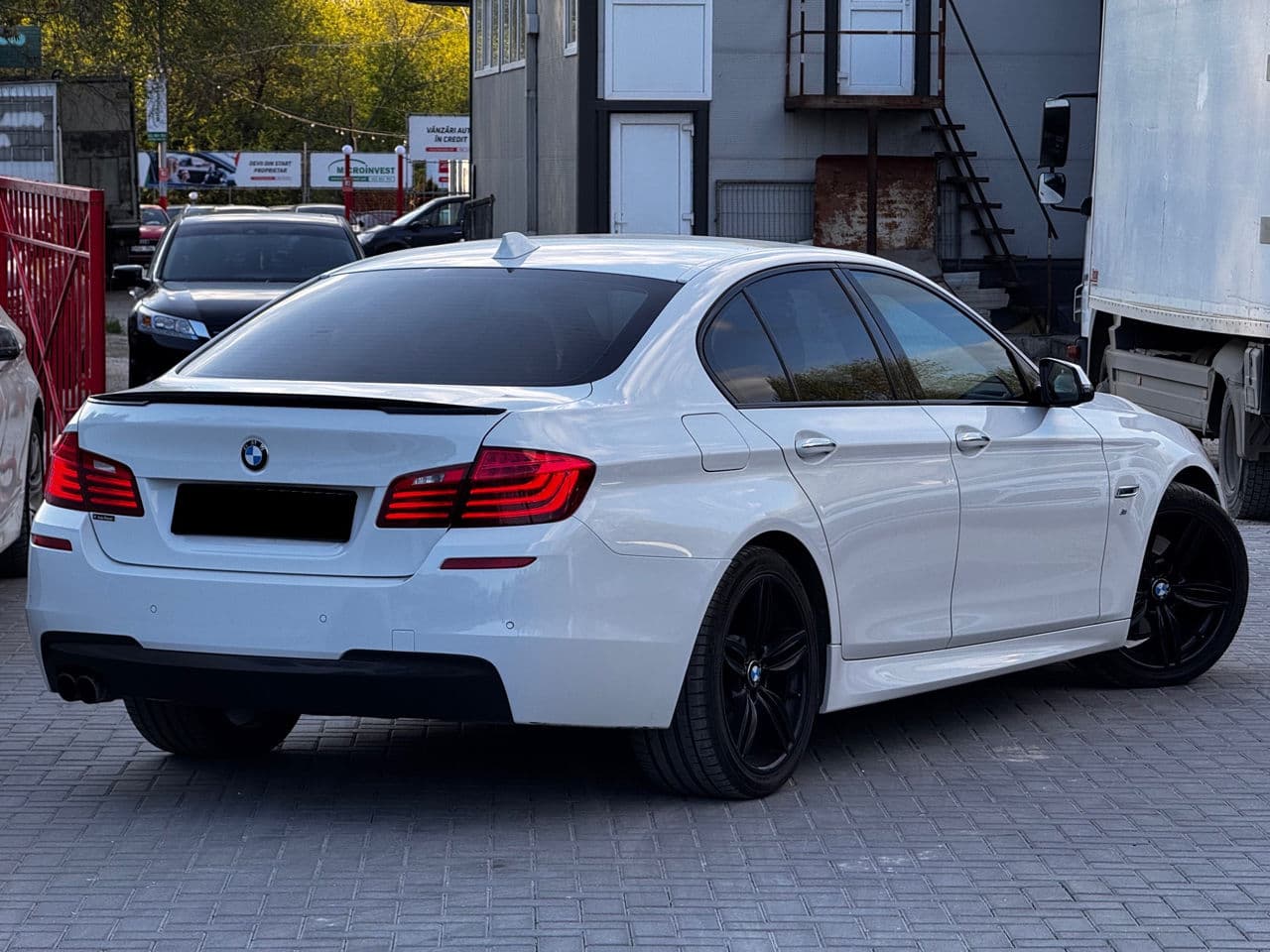 2016 BMW 520 — Miniatură 3