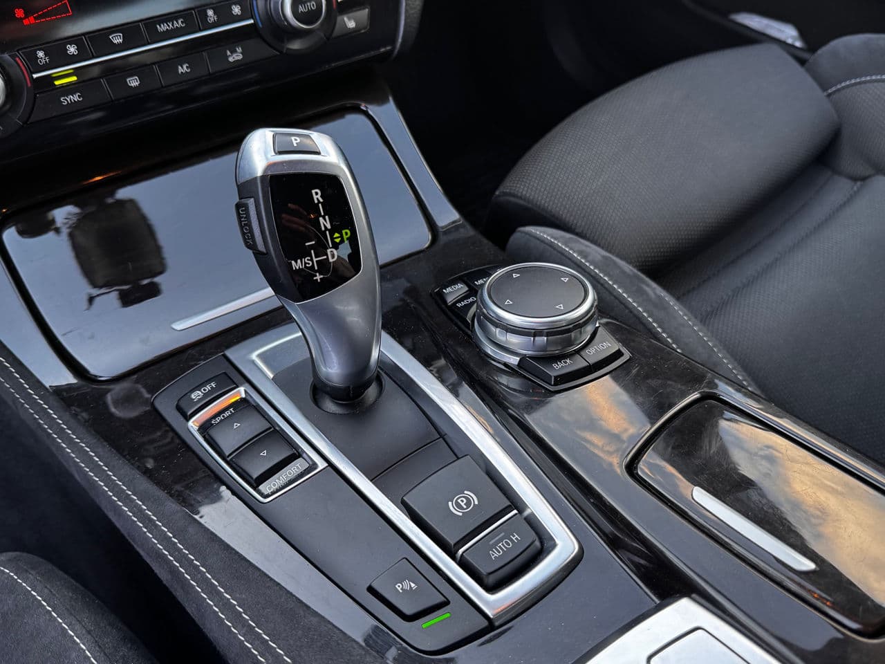 2016 BMW 520 — Miniatură 15