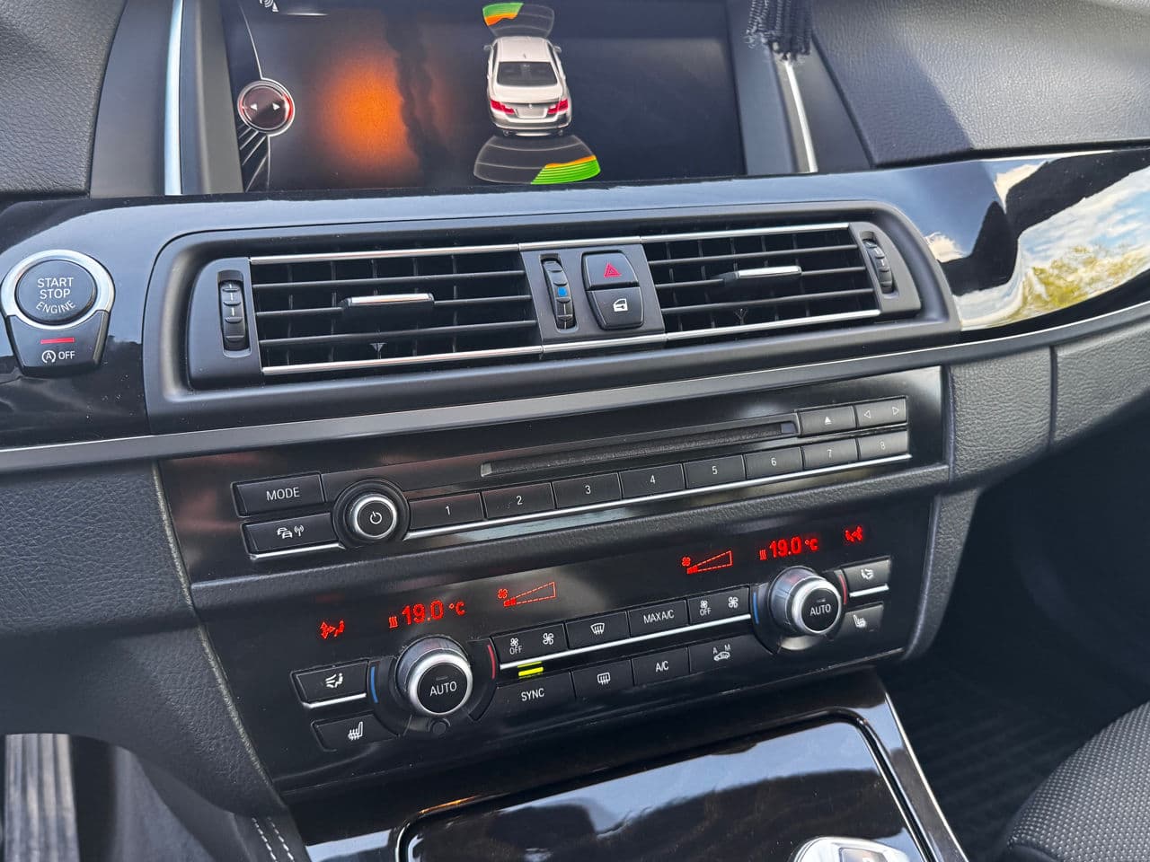 2016 BMW 520 — Miniatură 13