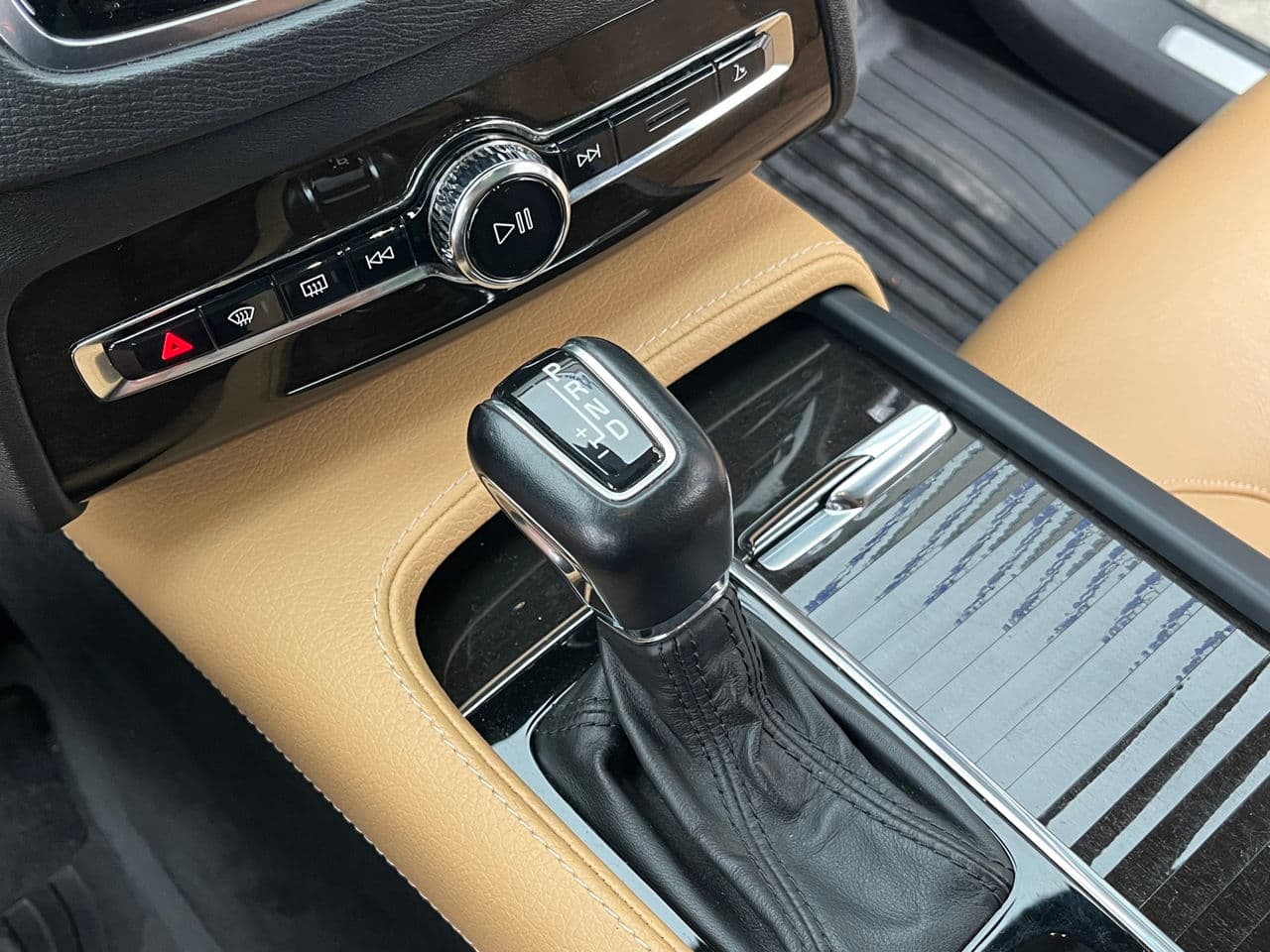 2017 Volvo XC 90 — Miniatură 15