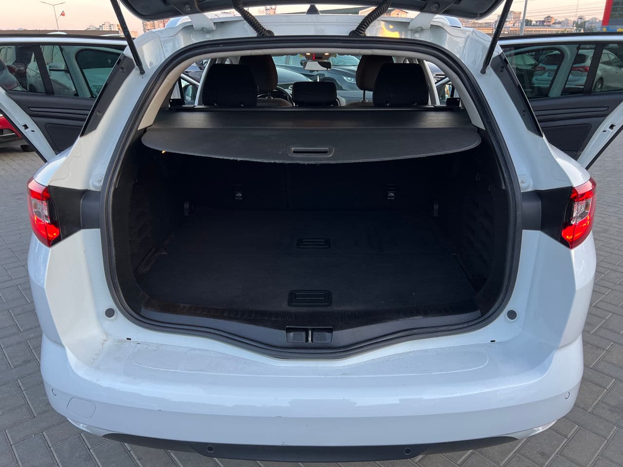 2019 Renault Megane — Miniatură 17