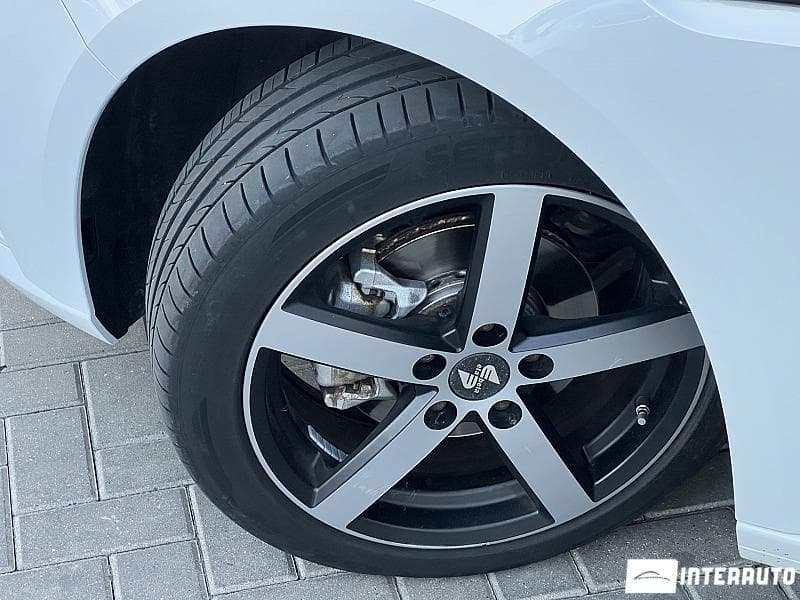 2019 Renault Megane — Miniatură 15