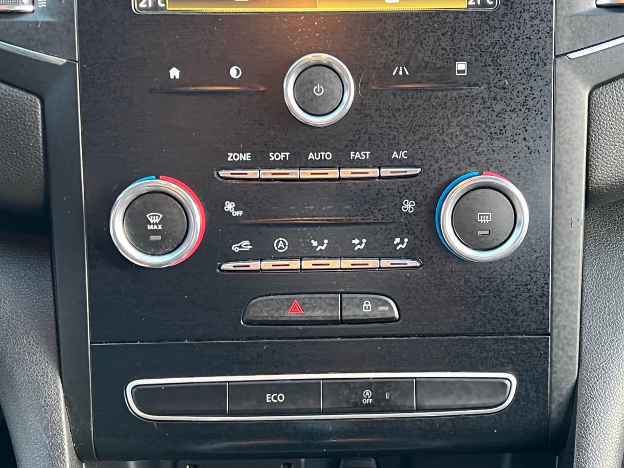 2019 Renault Megane — Miniatură 10