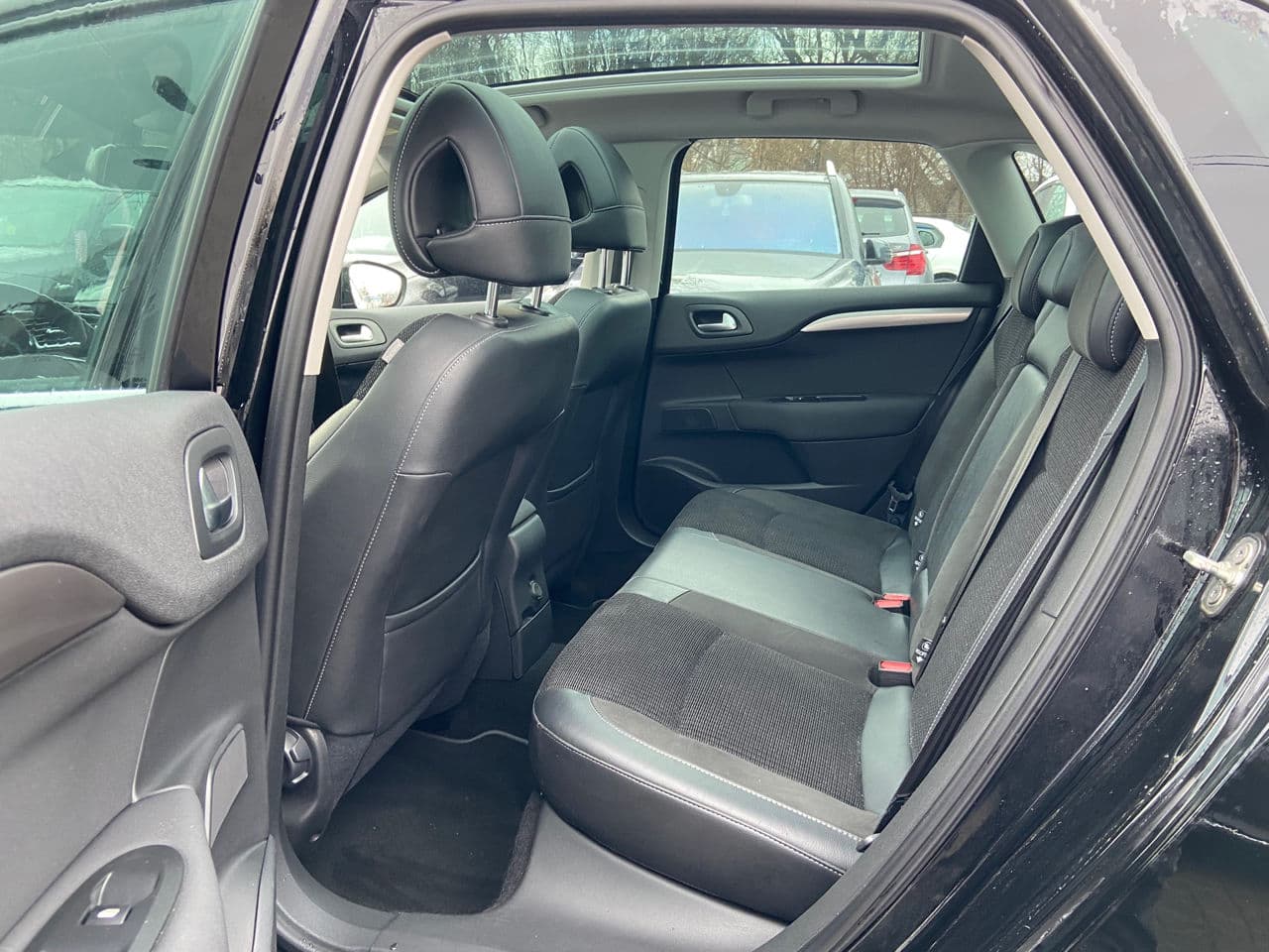 2017 Citroen C4 — Miniatură 18