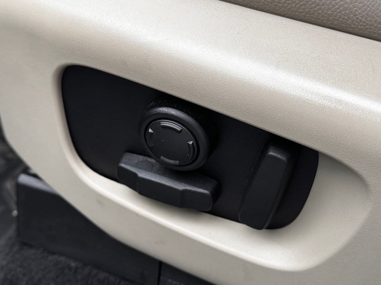 2018 Land Rover Discovery — Miniatură 13