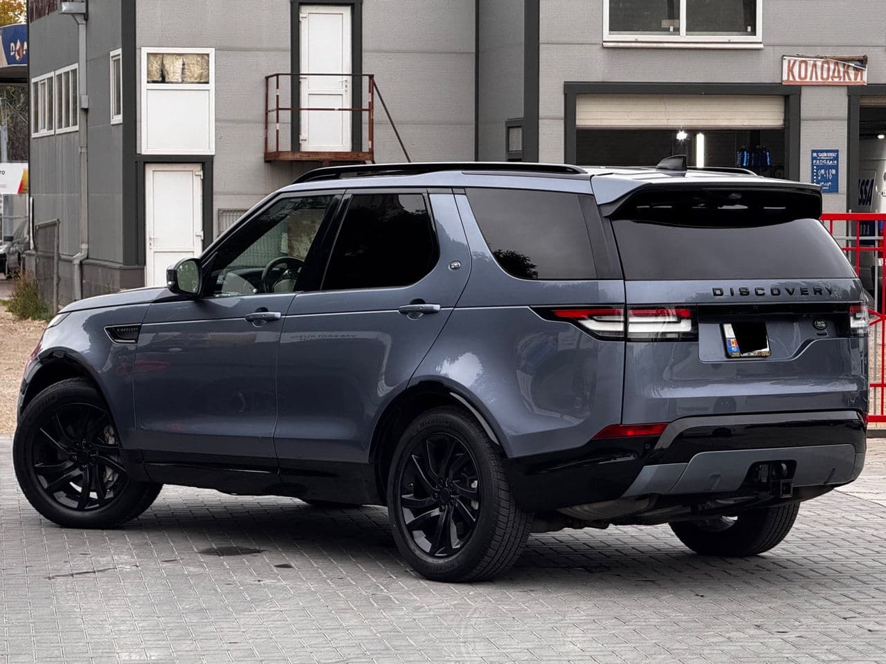 2018 Land Rover Discovery — Miniatură 2