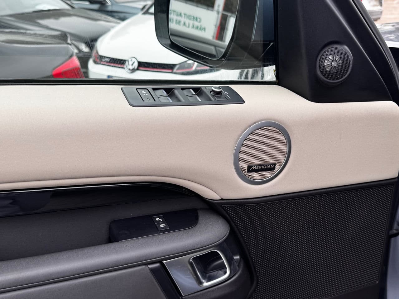 2018 Land Rover Discovery — Miniatură 14