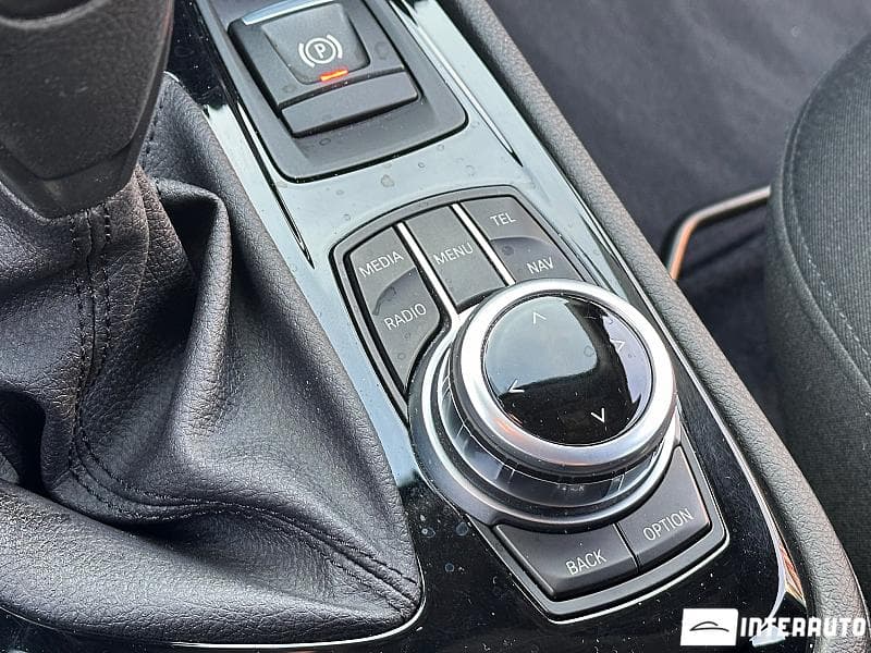 2017 BMW 216d — Miniatură 11