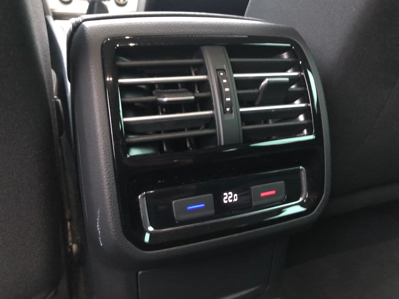 2017 Volkswagen Passat — Miniatură 15