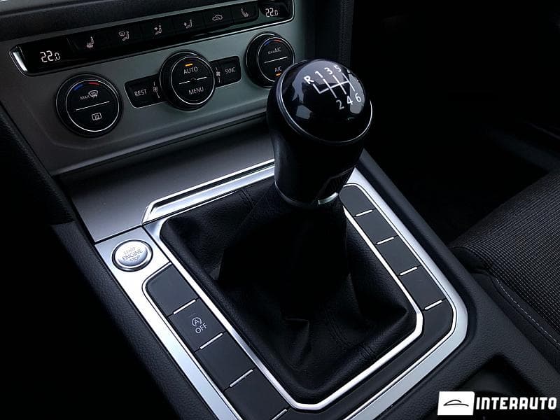 2017 Volkswagen Passat — Miniatură 11