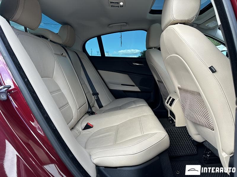 2016 Jaguar XE — Miniatură 24