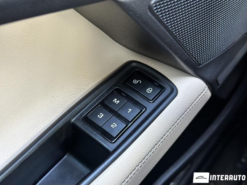 2016 Jaguar XE — Miniatură 9