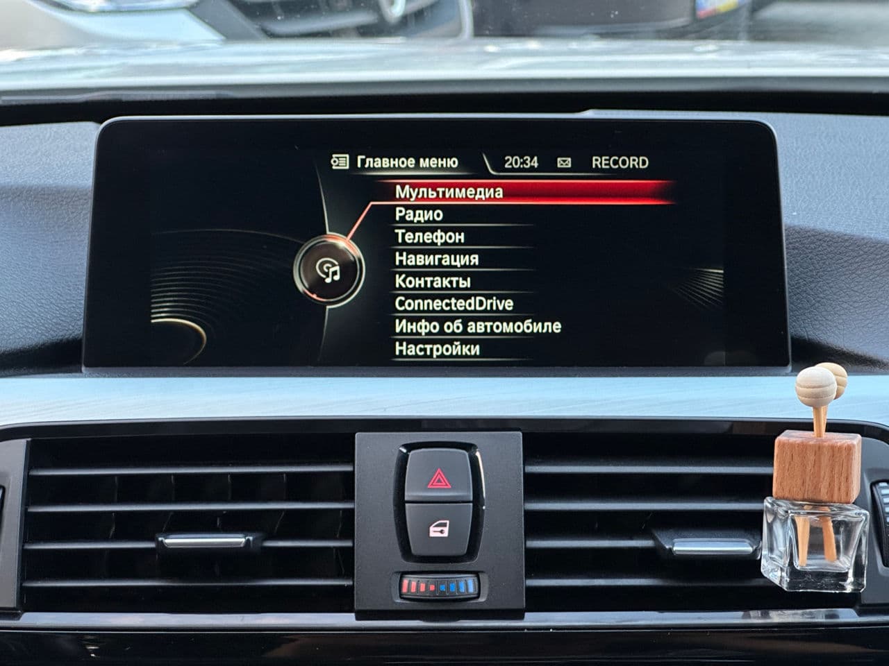 2016 BMW 420D — Miniatură 10