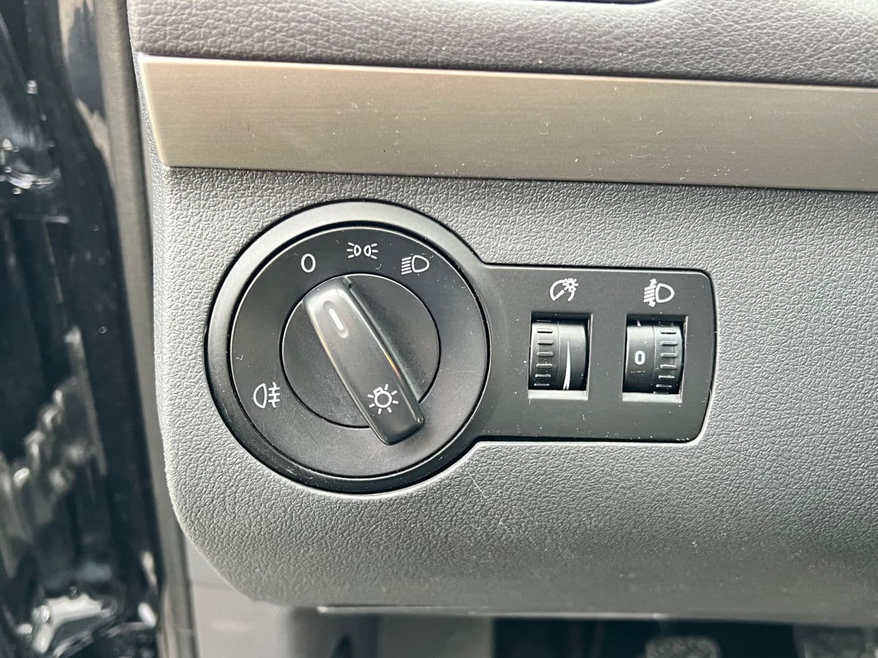 2010 Volkswagen Touran — Miniatură 14