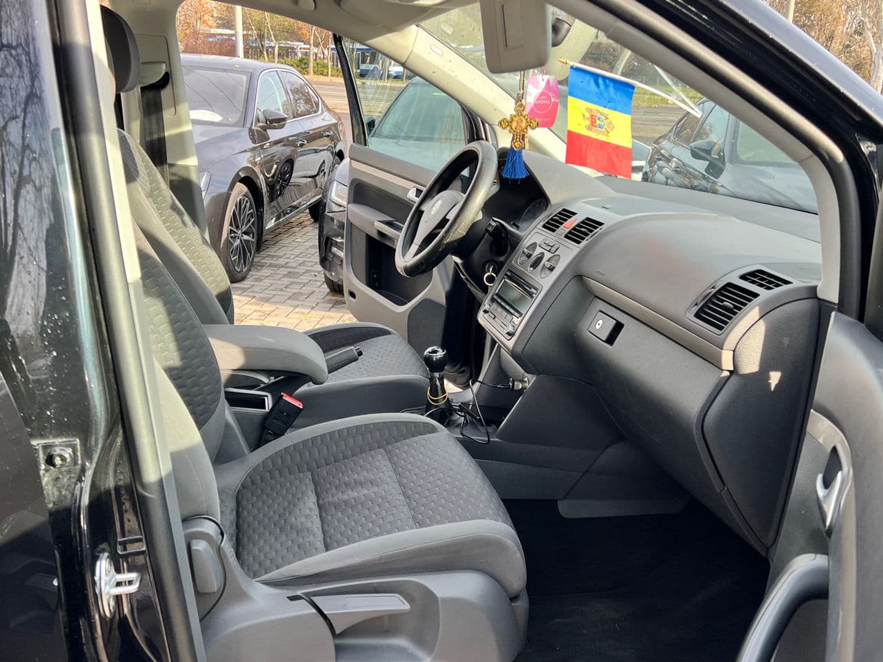 2010 Volkswagen Touran — Miniatură 12