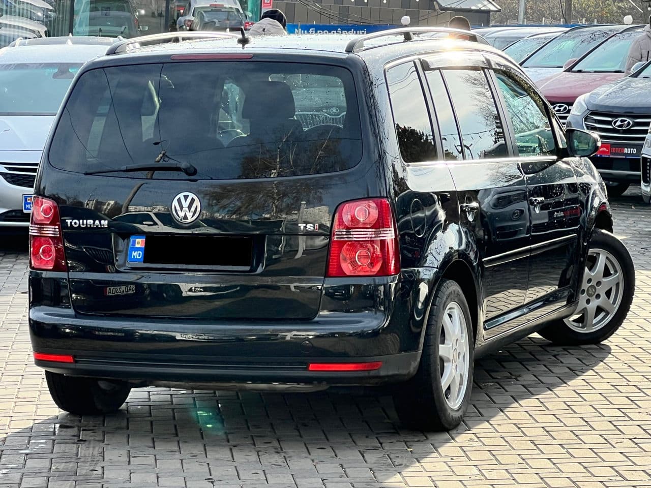 2010 Volkswagen Touran — Miniatură 3