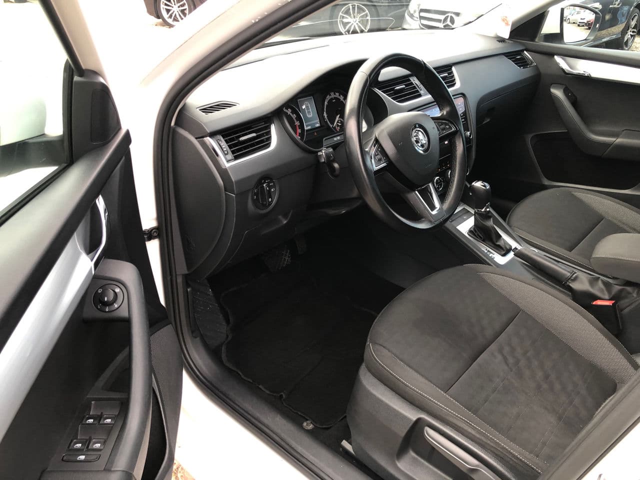 2017 Skoda Octavia — Miniatură 5