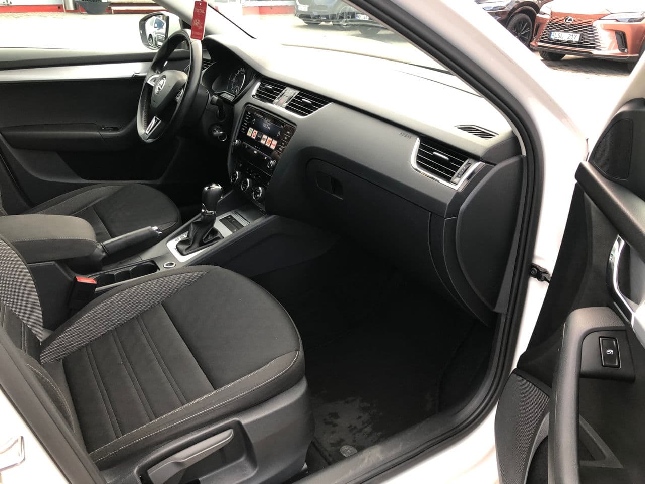 2017 Skoda Octavia — Miniatură 12
