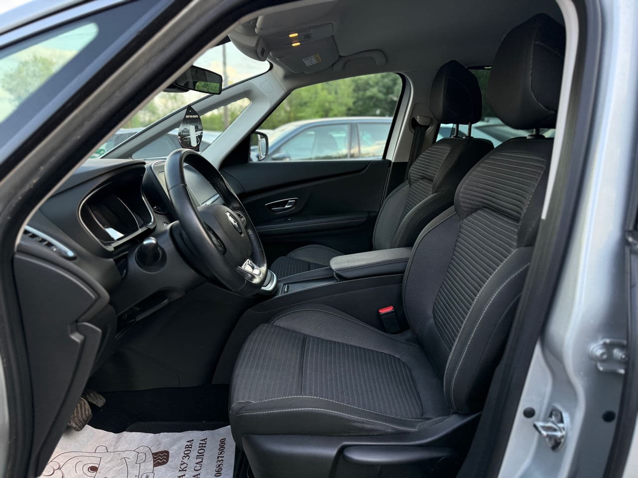2016 Renault Scenic — Miniatură 6