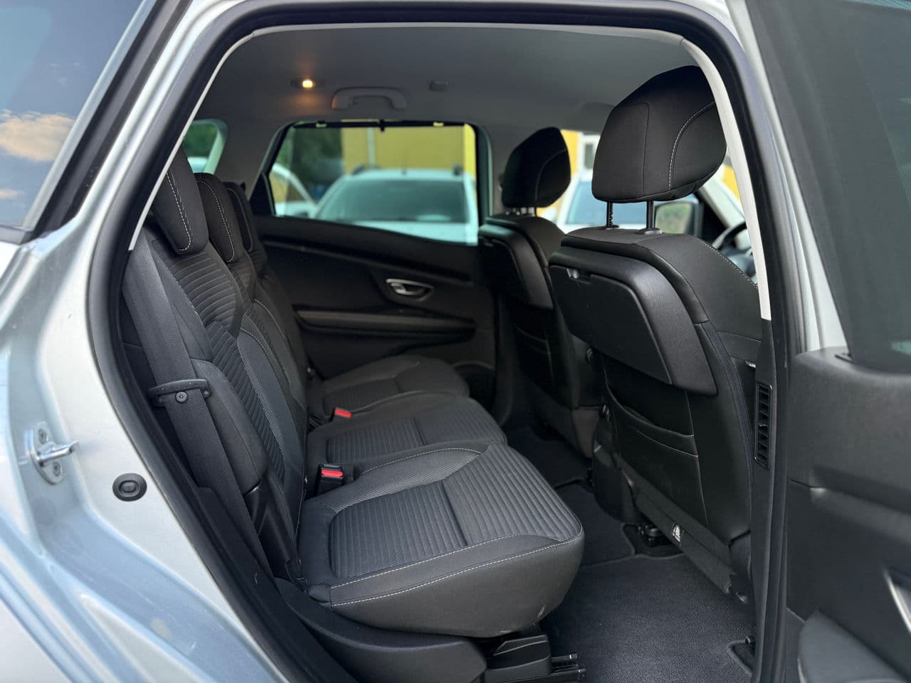 2016 Renault Scenic — Miniatură 15