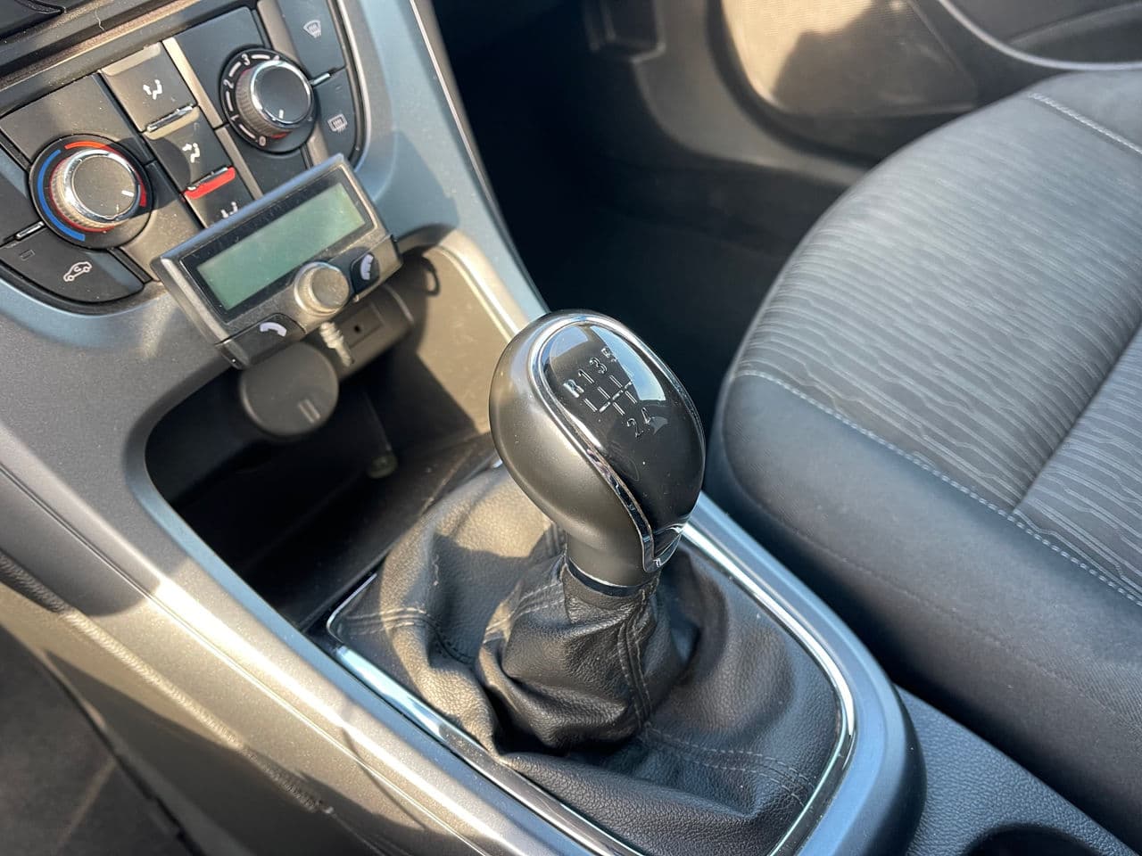 2013 Opel Astra — Miniatură 15