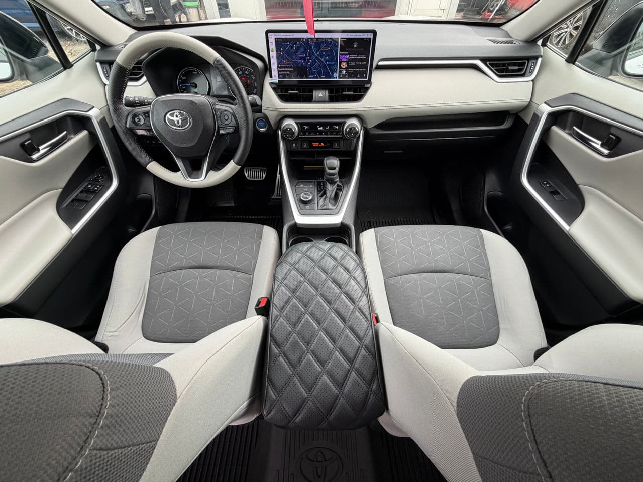 2020 Toyota Rav-4 — Miniatură 10