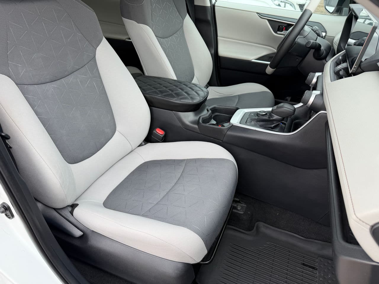 2020 Toyota Rav-4 — Miniatură 8